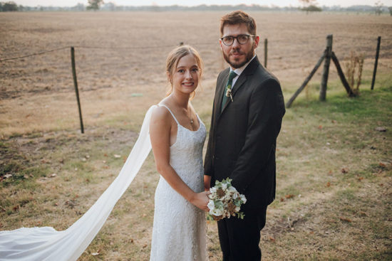 Agus y Fran en sus festejos de boda. Fotografía Dos Clavos. Somos luz