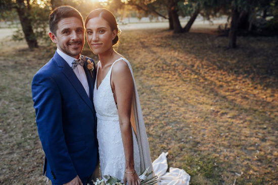 Carla y Julián en sus festejos de boda. Fotografía Dos Clavos. Somos luz